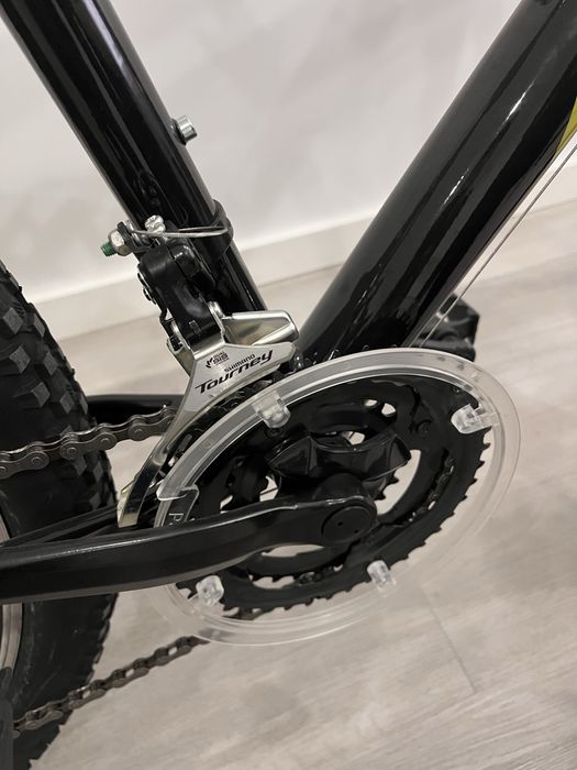 Bicicleta btt semi nova.