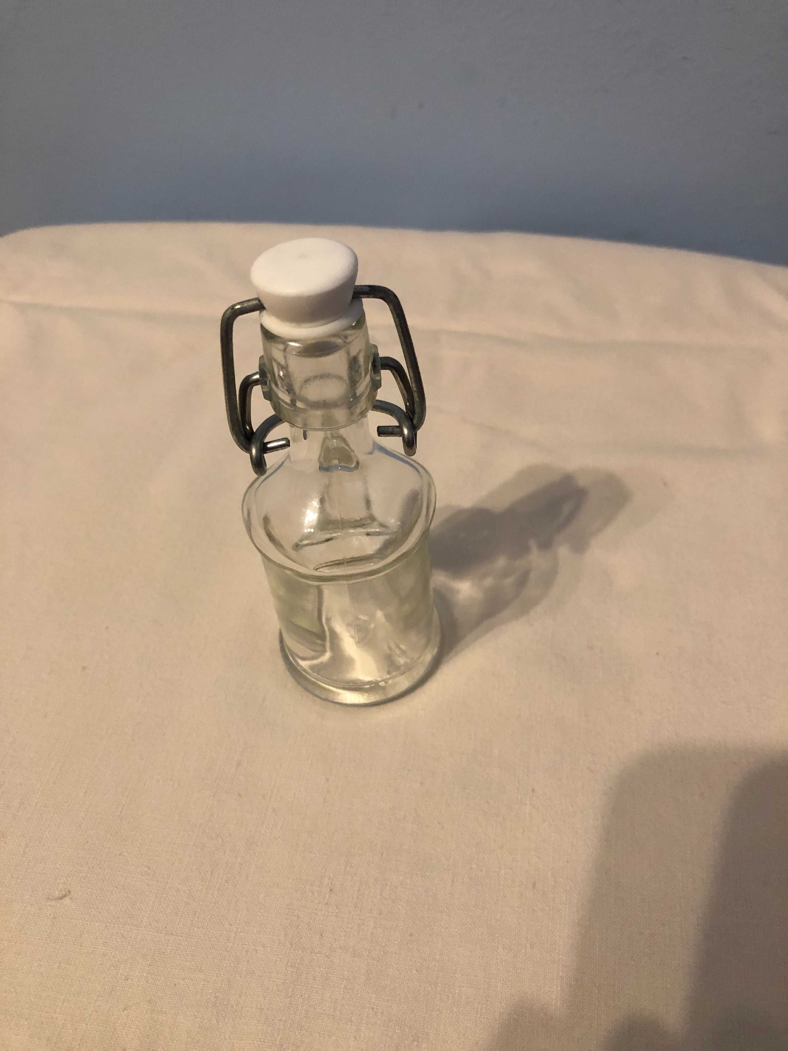 Buteleczka z uchwytem mini butelka zamykana krachlą 40ml