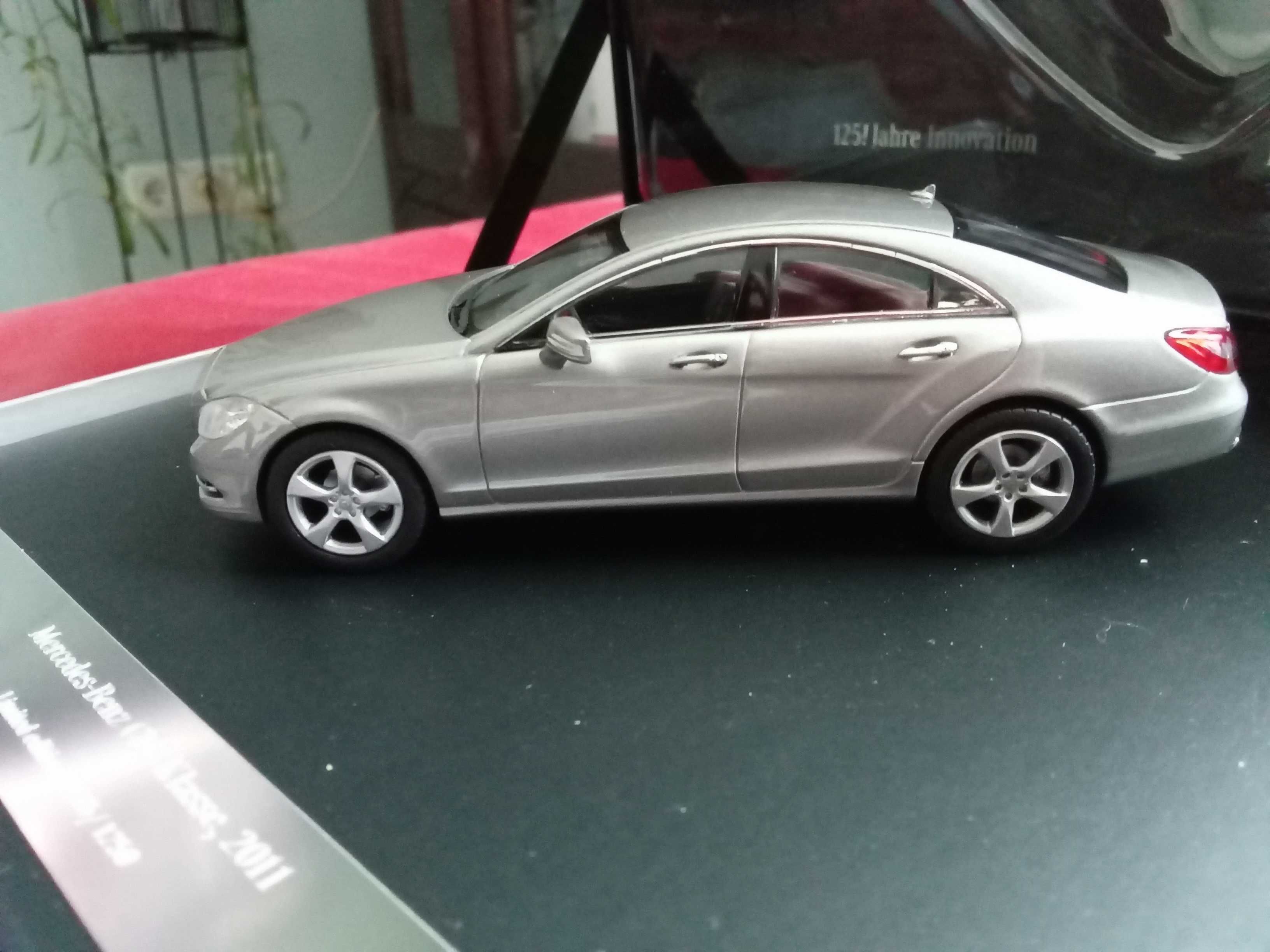 Модель авто Mercedes - Benz CLS 1:43