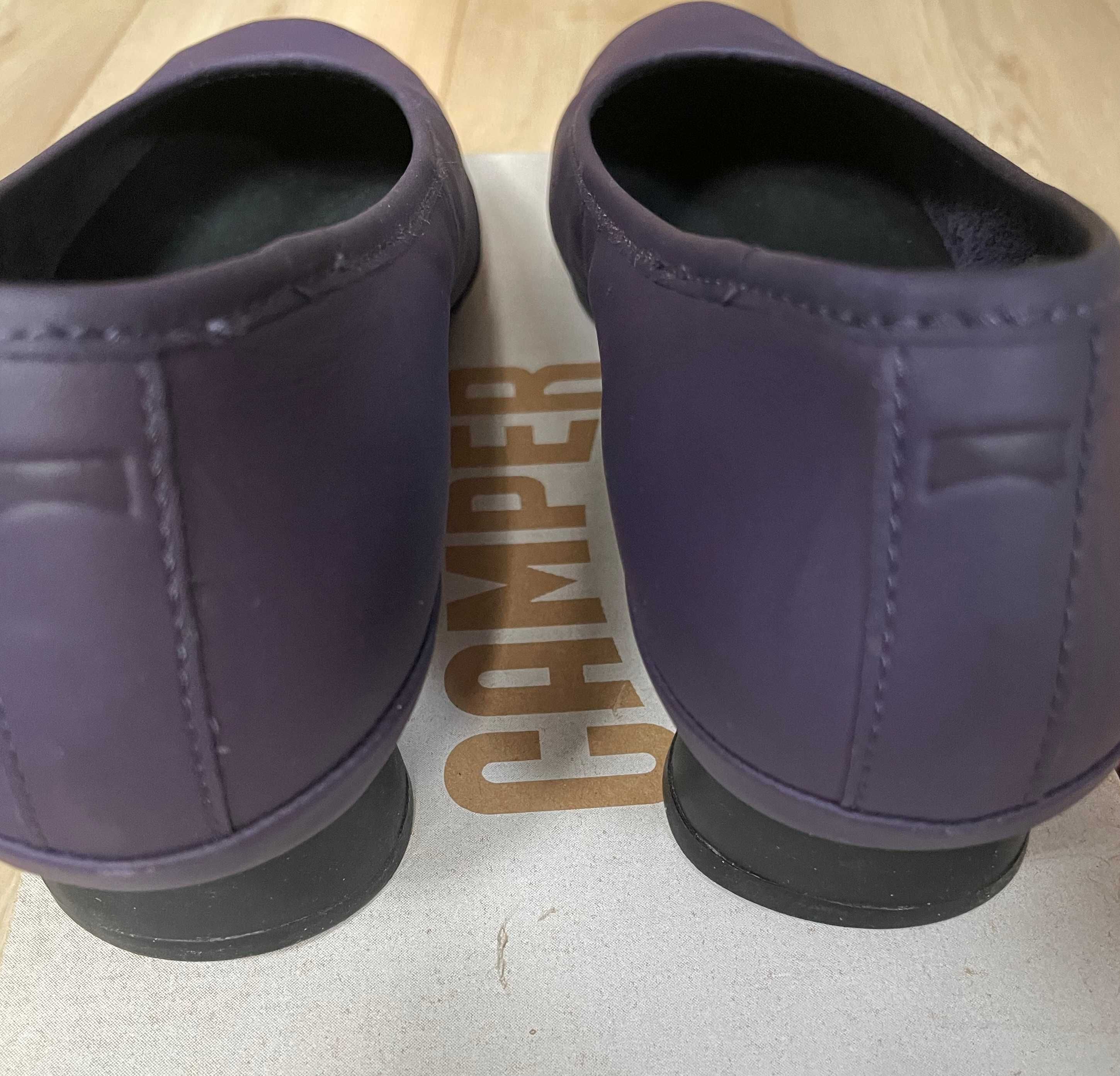 Baleriny Camper na obcasie model Alright kolor purple