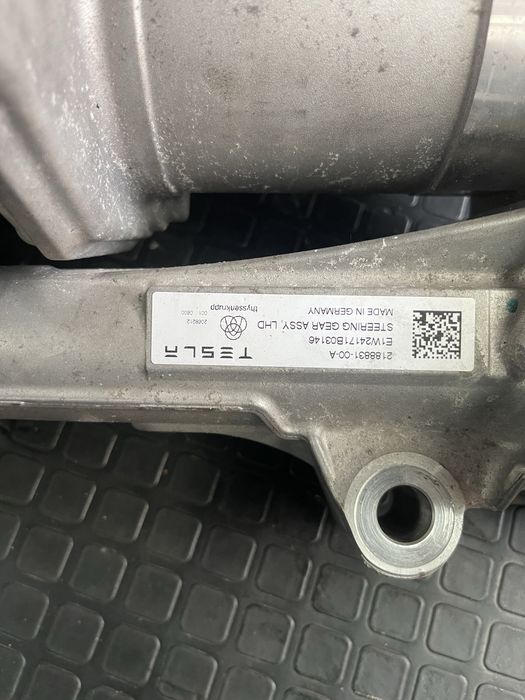 Рульова рейка Tesla Model 3 и Tesla Model Y