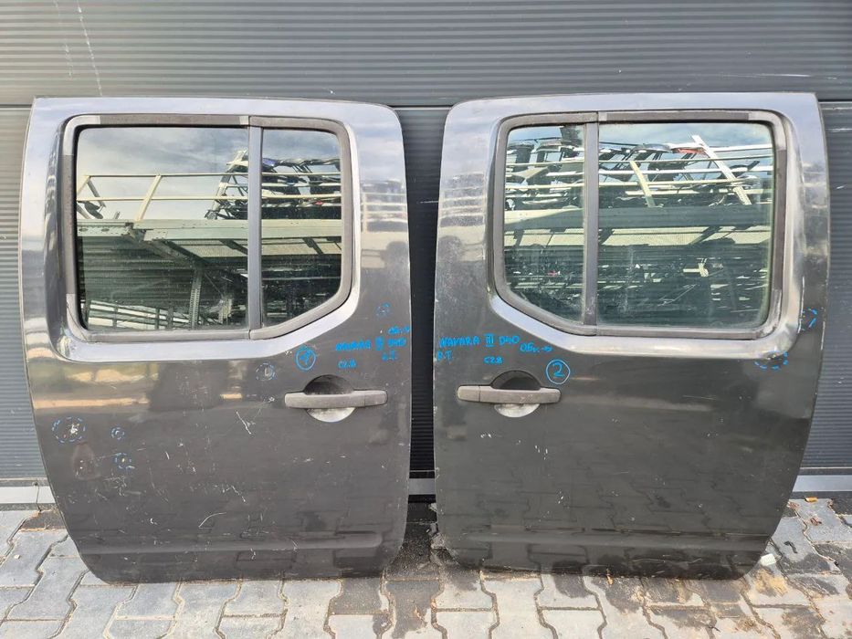 DRZWI NISSAN NAVARA III D40