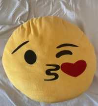 Almofada Emoji Beijo