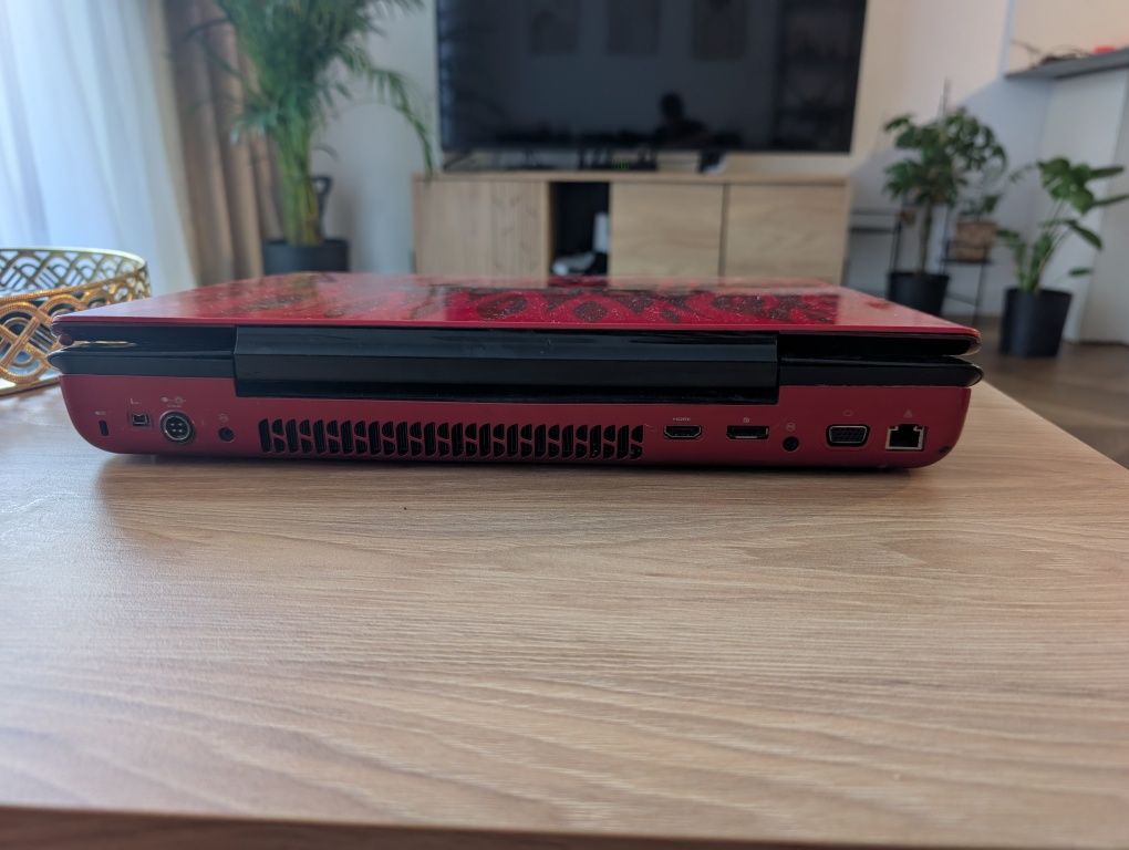 Laptop klasyk z duszą Toshiba Qosmio X305 gamingowa potęga swojej ery