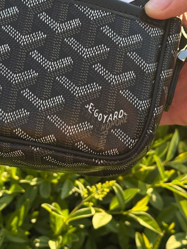 Сумка через плече від Goyard