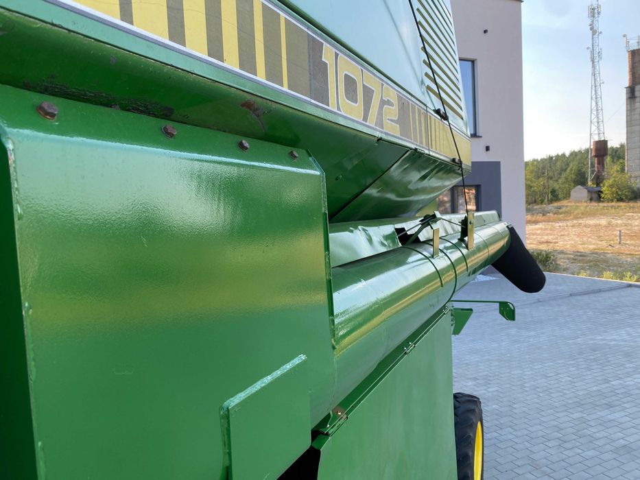 Комбайн John Deere 1072