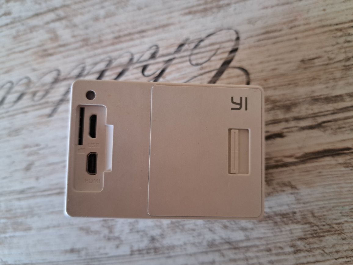 Екшен камера Xiaomi YI