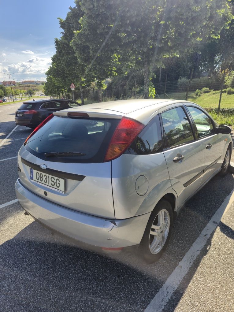 Ford Focus, 1.8 Tdi Gasóleo 2001, 5 portas, nacional