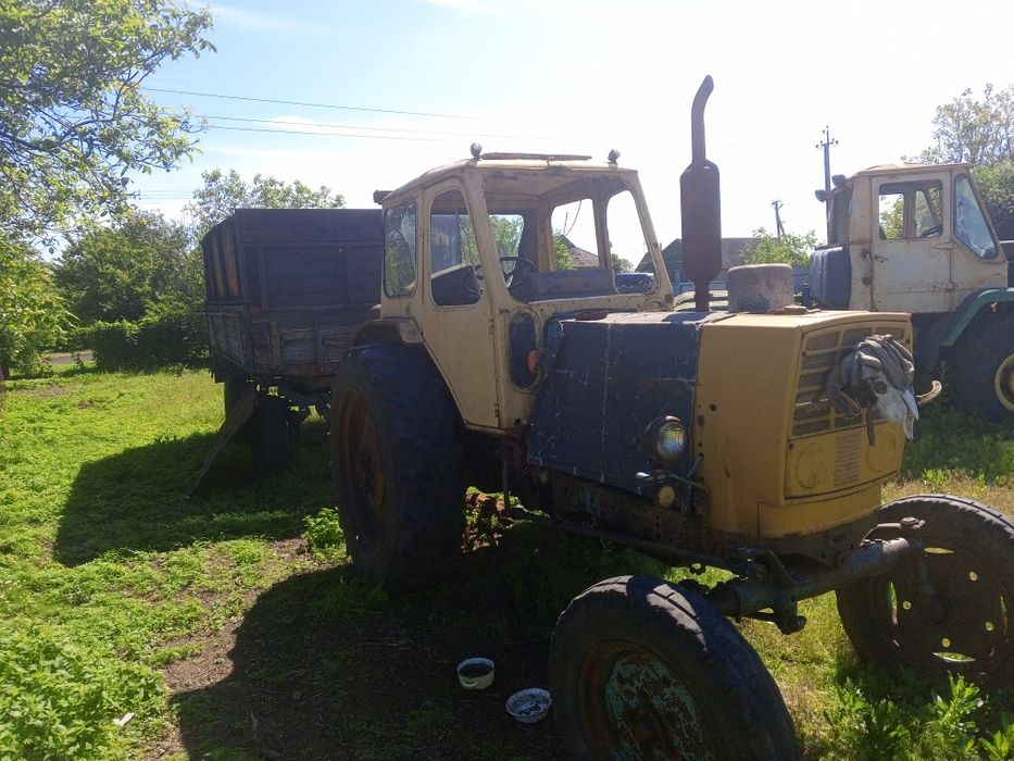 Продам трактор ЮМЗ з прицепом ПТС , на документах .