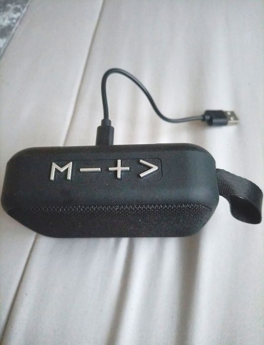 Mini Coluna portátil  com sistema  bluetooth / entrada cartão micro SD