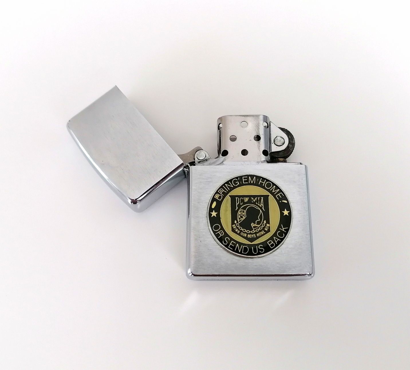 Zippo POW-MIA z 2014 roku