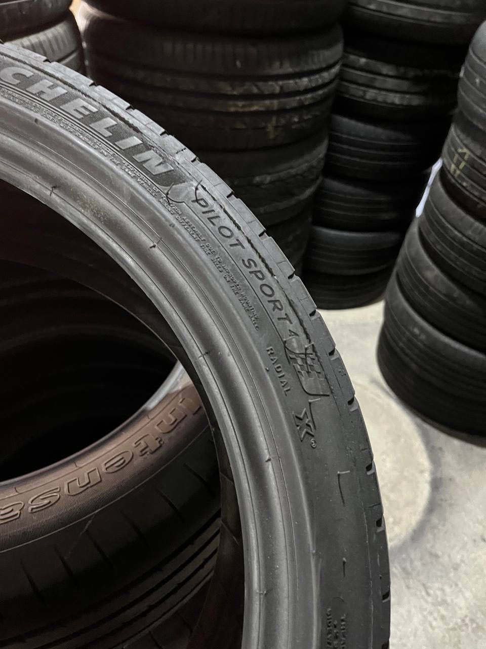 Пара Michelin Pilot Sport 4 225/40/18