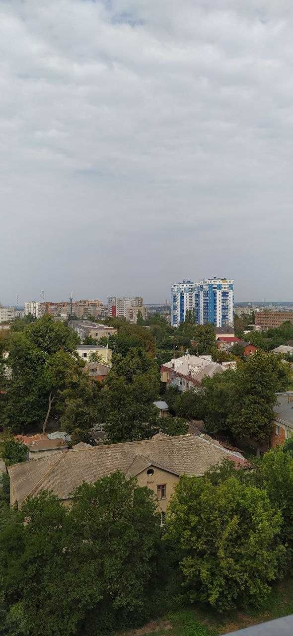 1 кв. с 2-мя балконами в р-не  Одесской в приятном состоянии.