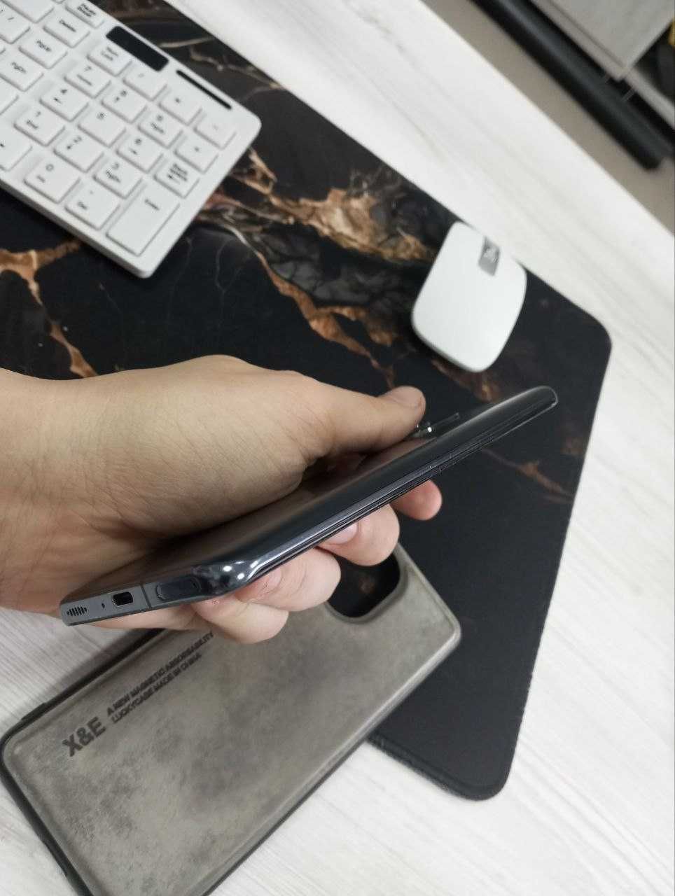 Продам Xiaomi MI 11 на 12/256