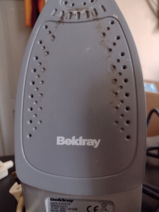 Żelazka firmy Philips i Beldray