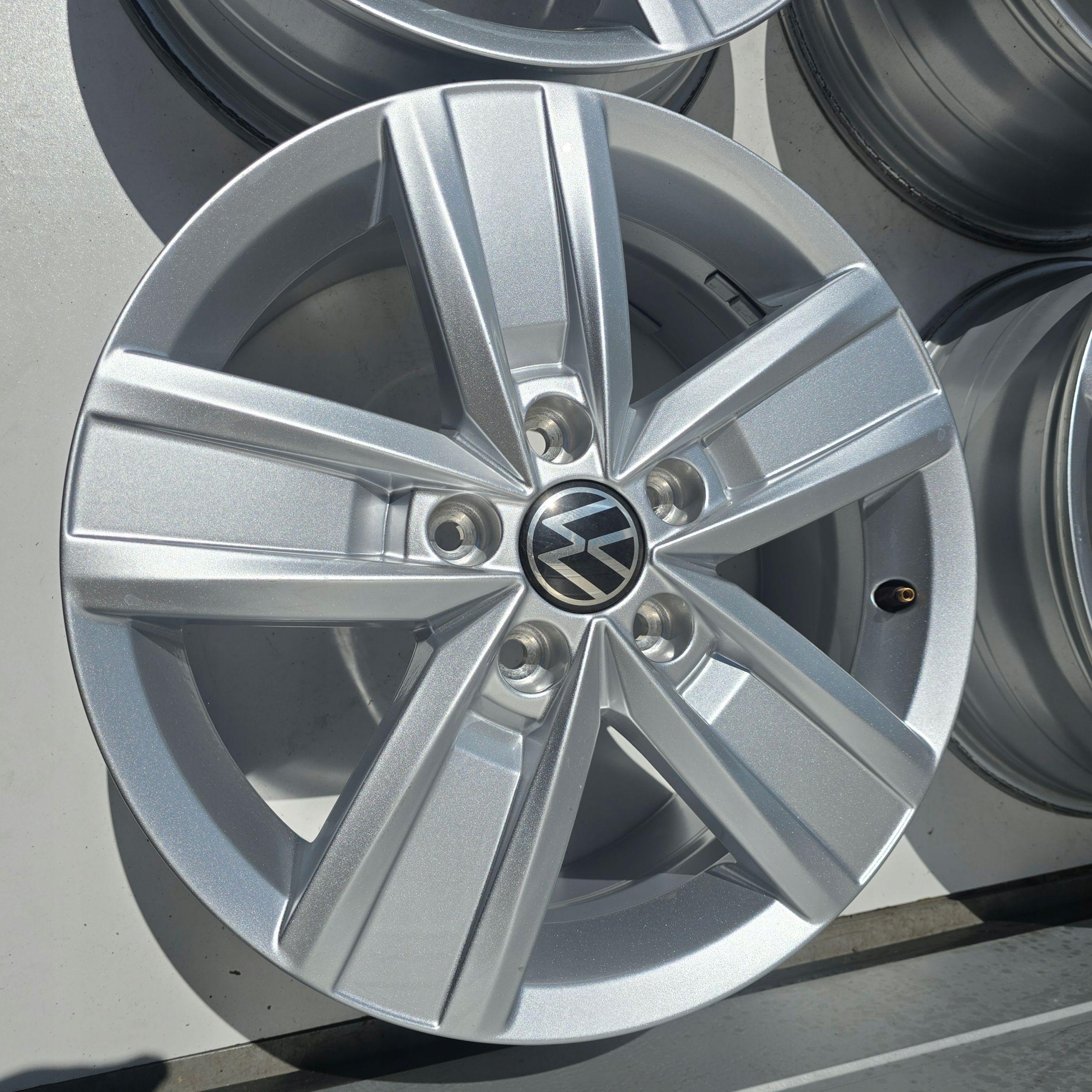 VW T6 T5 Multivan 5x120 7.0J 17'' ET55 4X