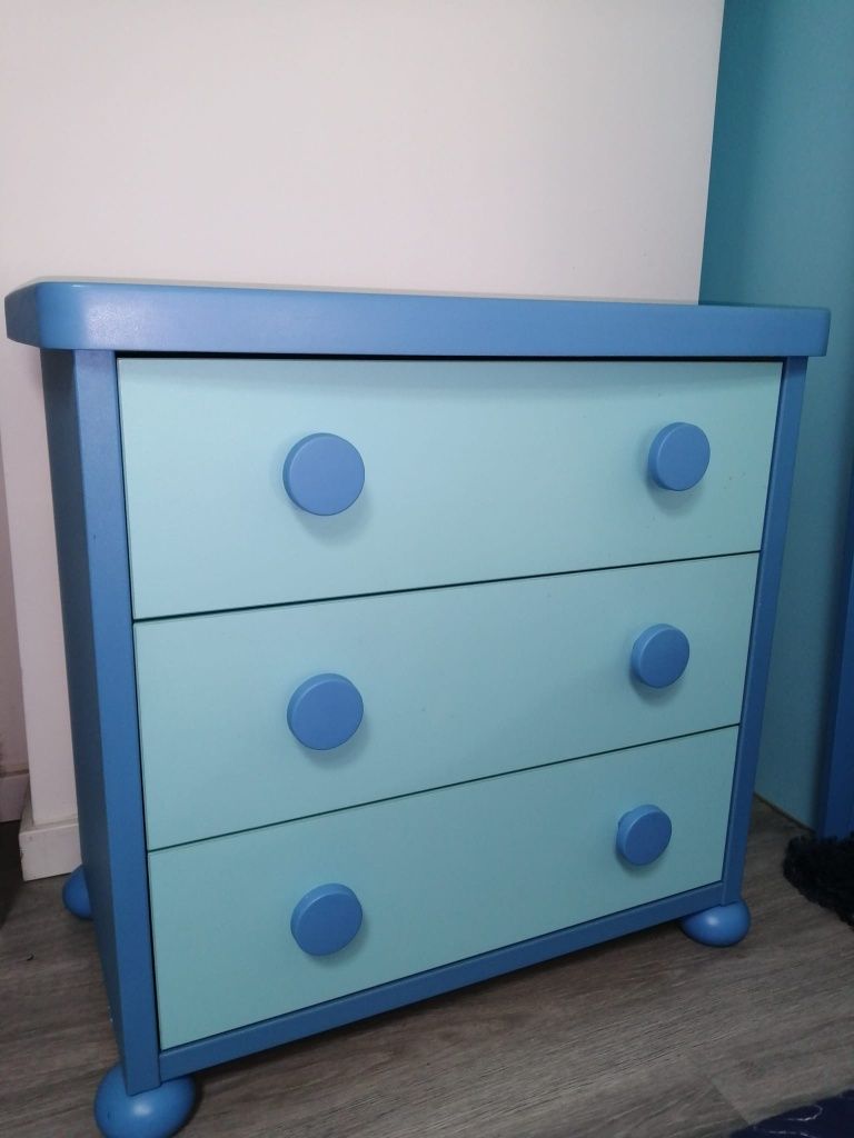 Mobília de criança IKEA.