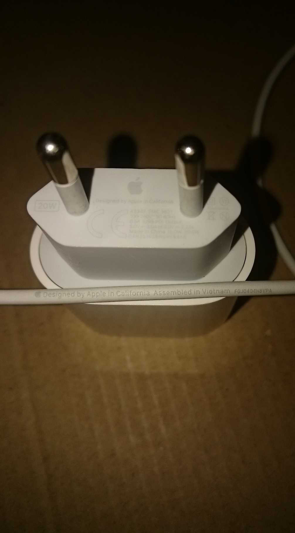 Фирменная зарядка 20W Apple a2347 + кабель Apple a2561 одним лотом