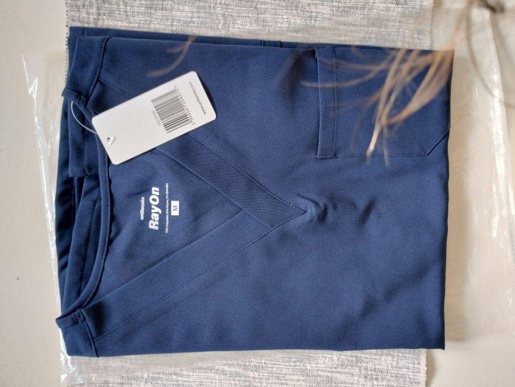Bluza medyczna damska , Uniformix RayOn, r. M 
Bluza medyczna PrB
