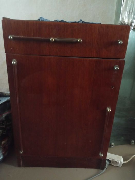 Продається тумбочка з ДСП