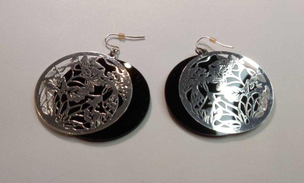 Серьги-Медальоны двусторонние, черно-серебристые, лёгкие и стильные