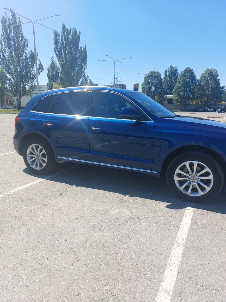 Продам автомобіль Audi Q5 Premium Plus 2.0 T