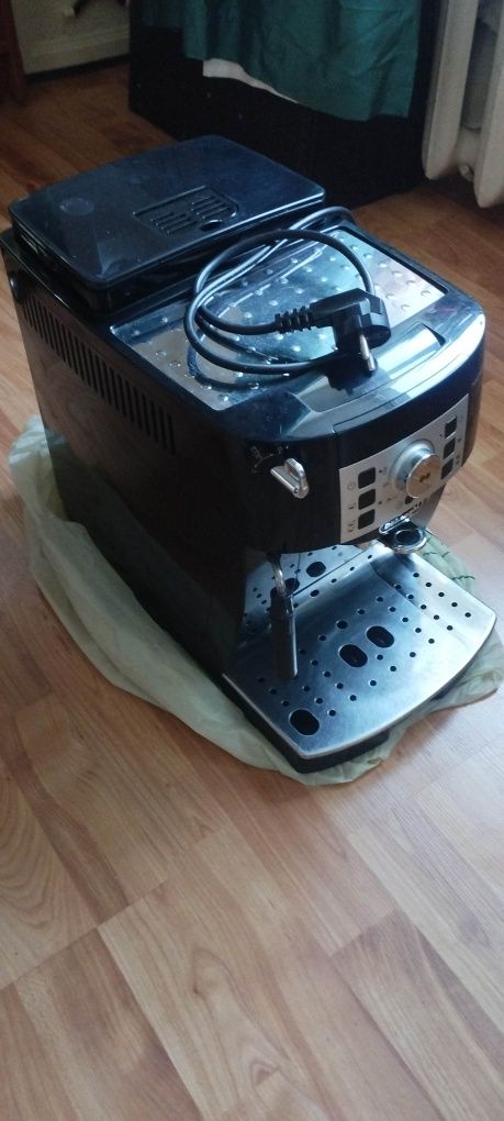 Кавомашина DELONGHI Magnifica S