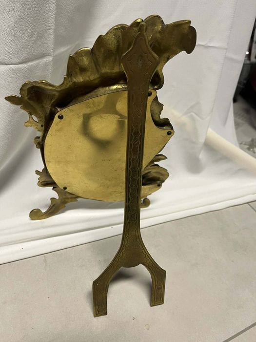 Mosiężne stojące lustro