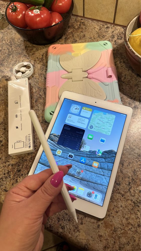Tablet iPad Apple Retina + nowy rysik - TOUCH ID - super stan