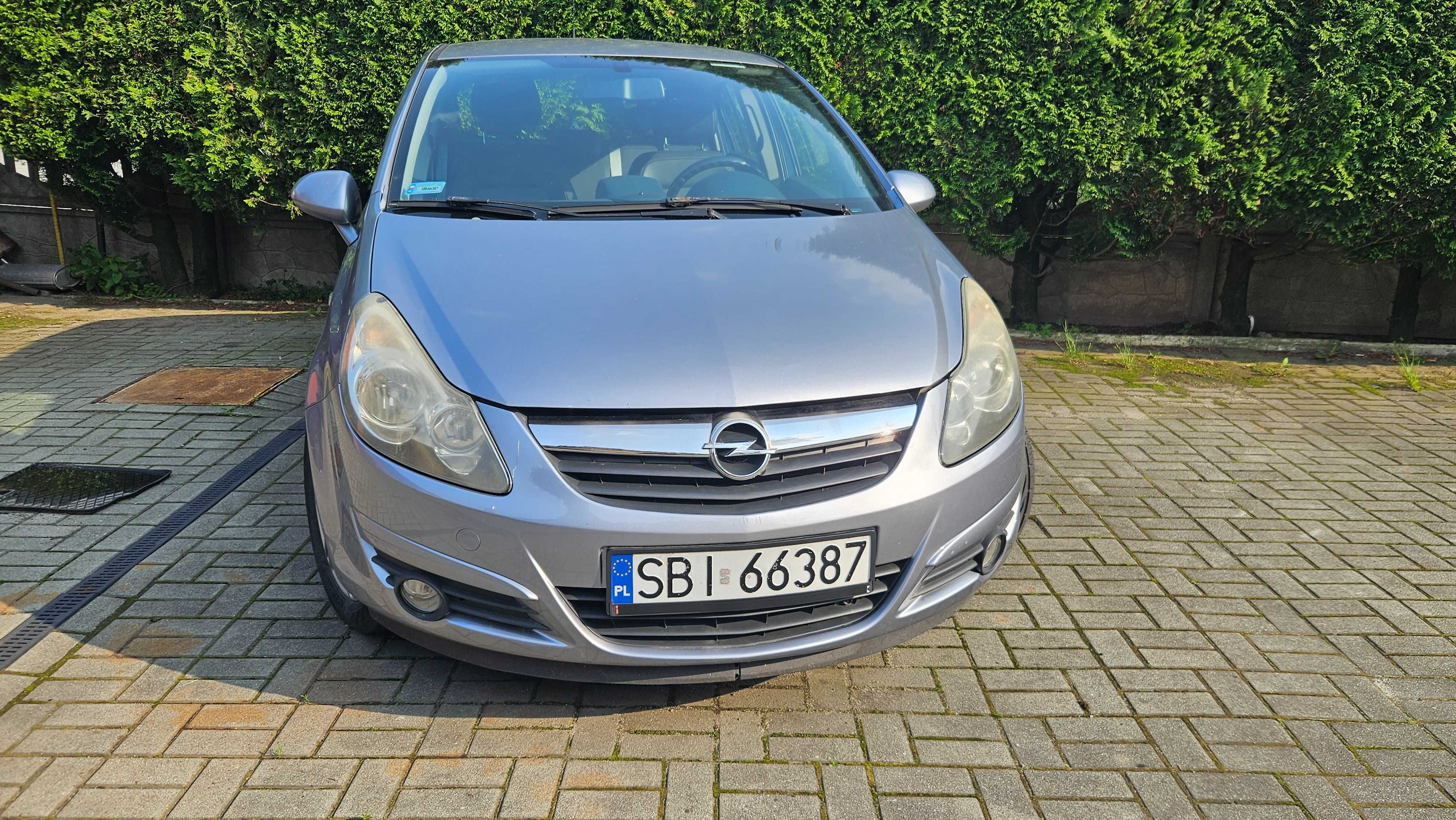 Samochód Opel Corsa D 2007 rok pół skóra Klima -  1,2 benzyna 5 DRZWI