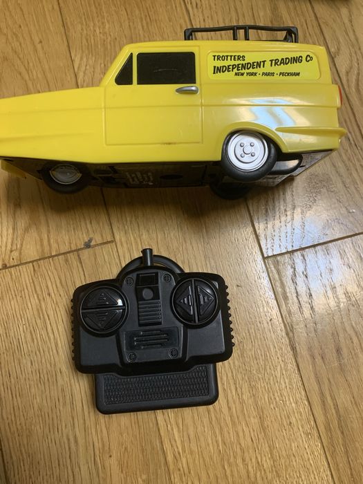 Машинки на пультиках