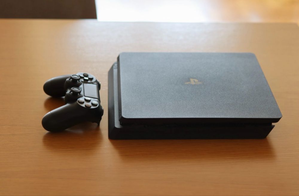 Ps4 slim + comando + jogo fifa 20