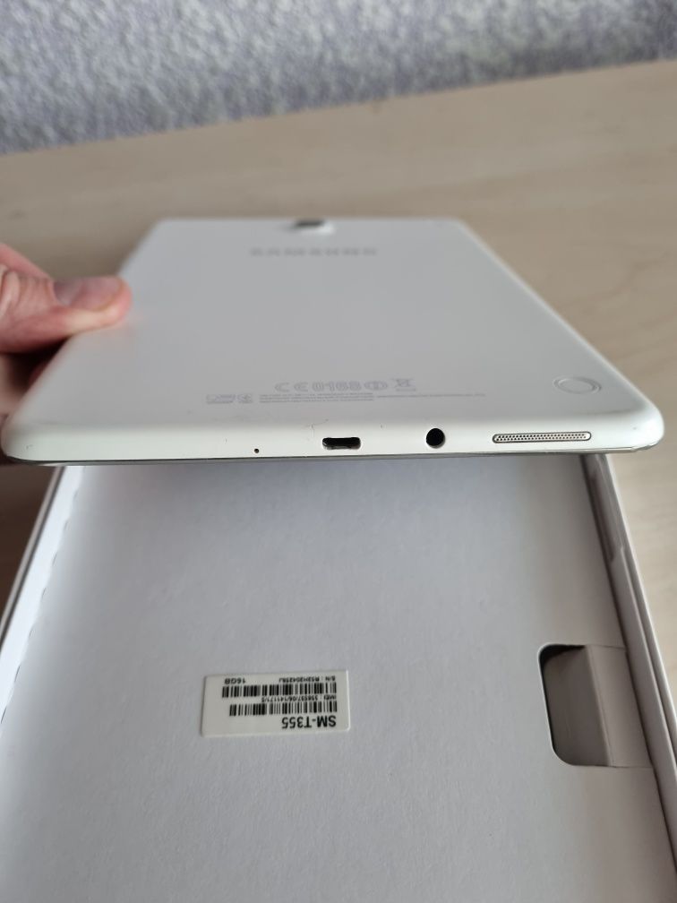 Планшет SAMSUNG TAB A SM-355