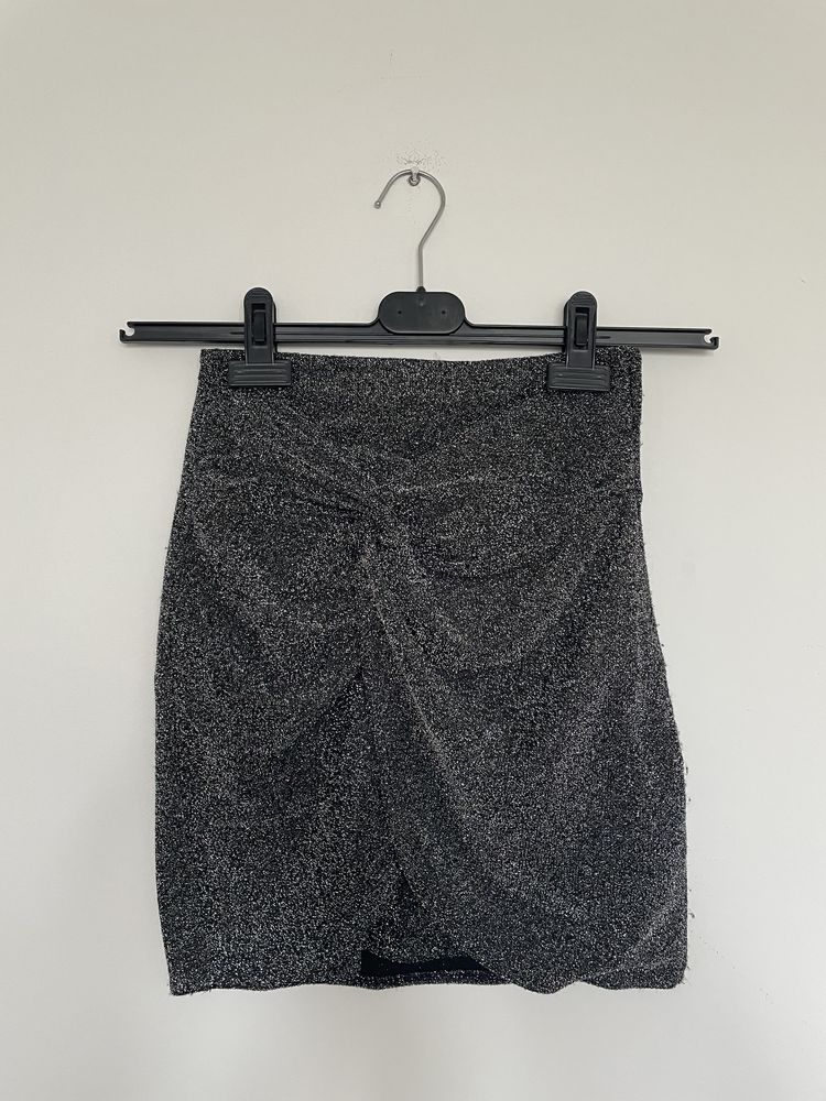 Spódniczka mini obcisła srebrna brokatowa H&M 34/XS