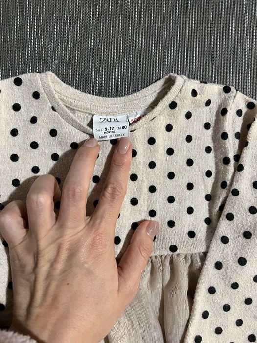 Дві дитячі сукні ZARA 80 розміру ( колготи HM до них у подарунок)