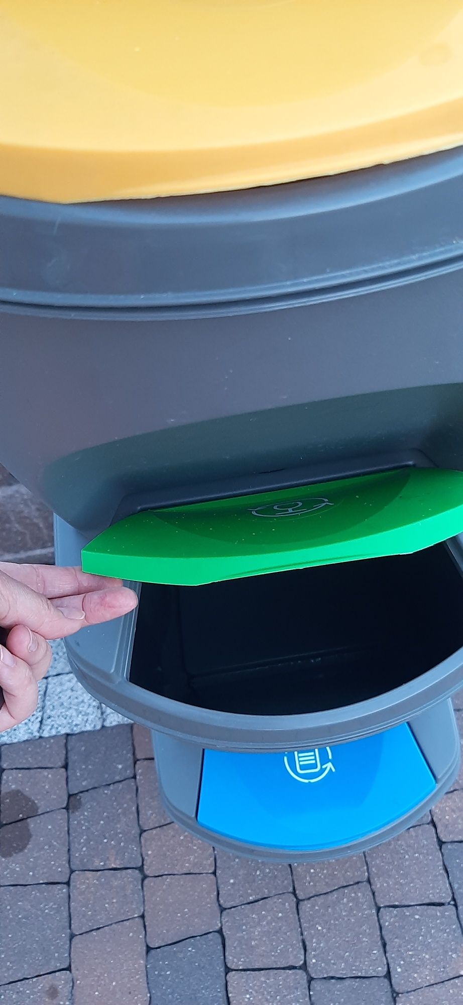 Śmietniki do segregacji odpadów 4 szt w jednym