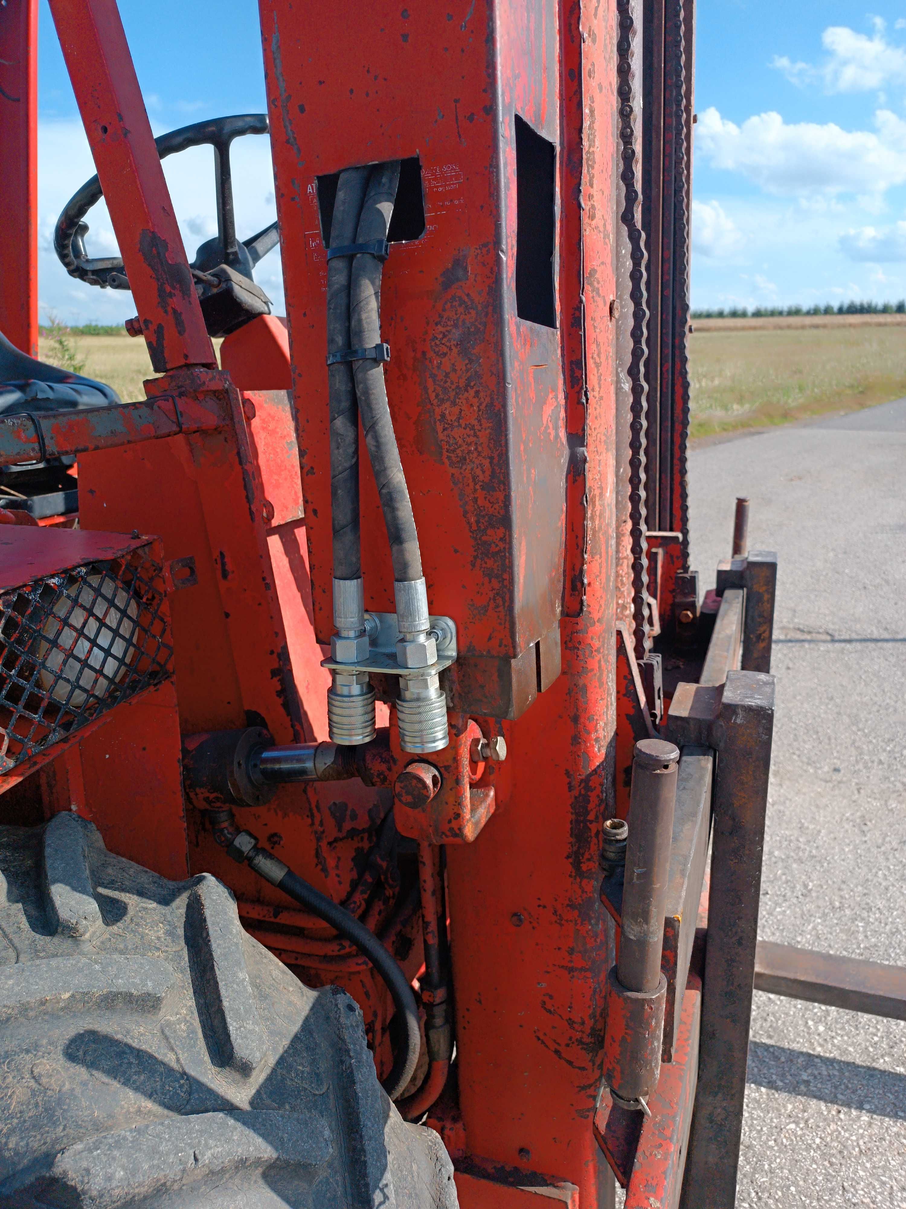 Wózek widłowy terenowy Manitou MC200.