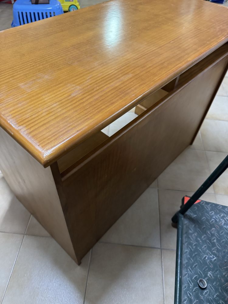 Secretaria em madeira maciça