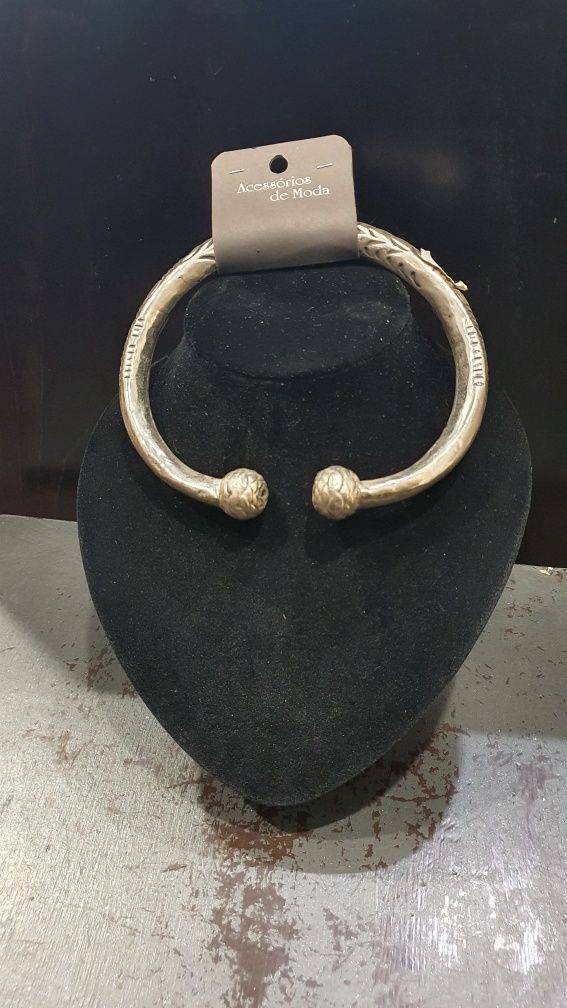 Varios Colares novos