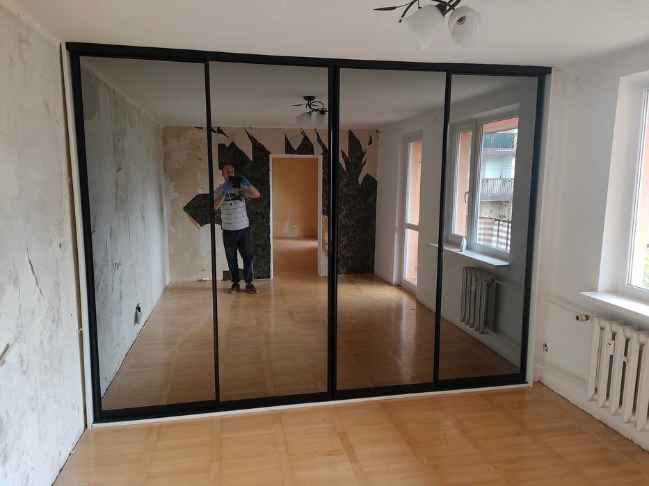 Zestaw 4 lustrzanych drzwi przesuwnych wraz z prowadnicami