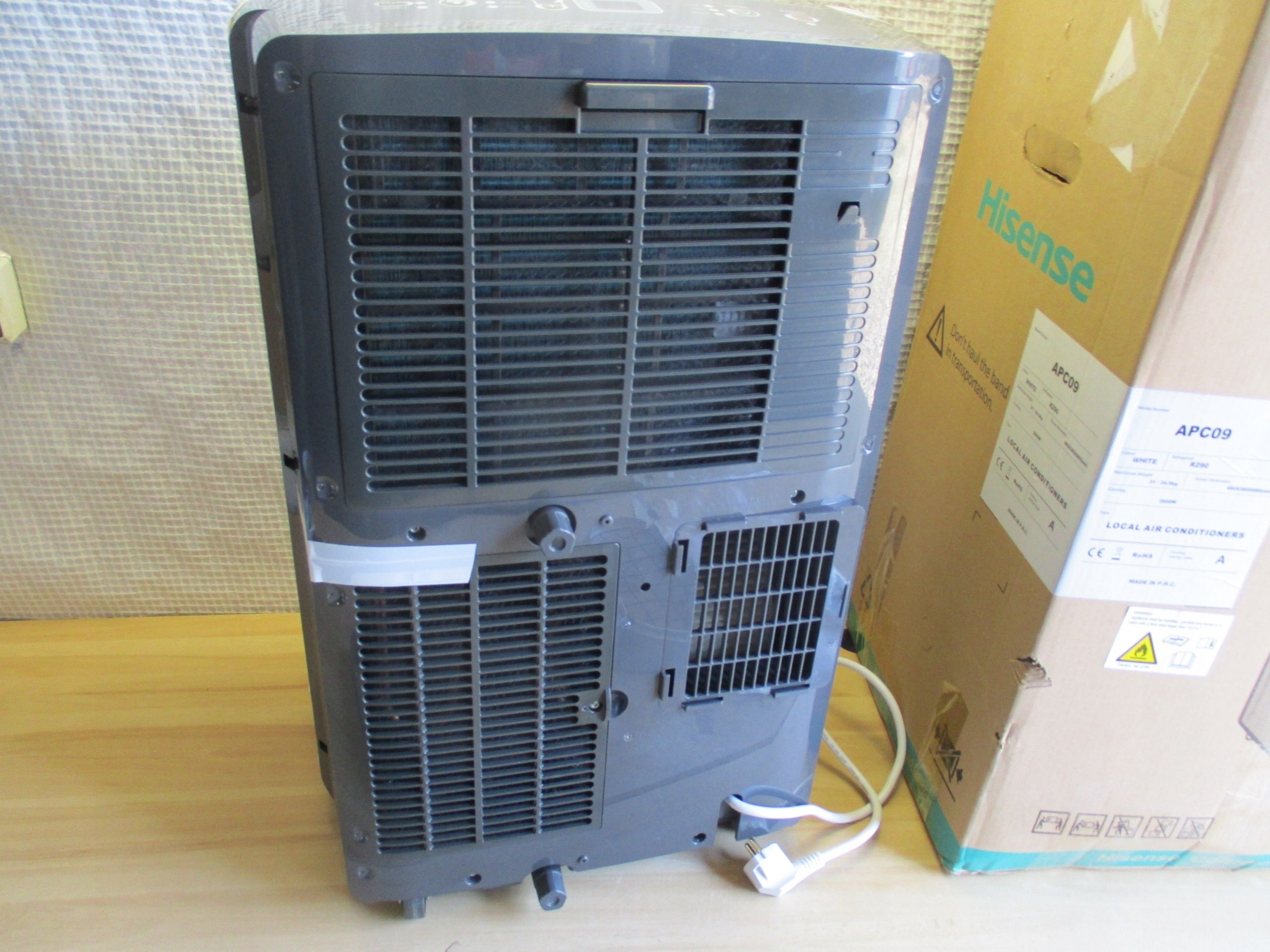 Klimatyzator przenośny Gorenje Apc09/64 dB Biały