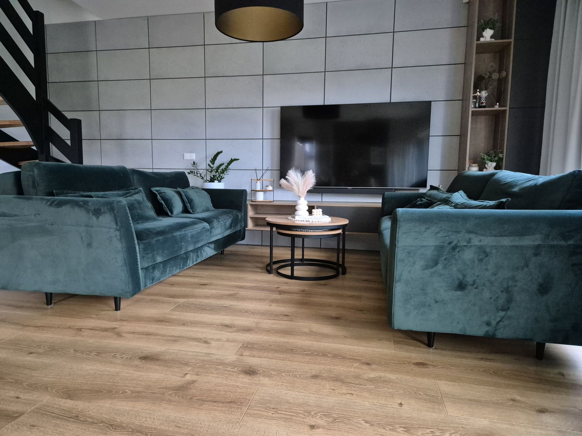 Zielona sofa 3 osobowa rozkładana z pojemnikiem welur MP Nidzica