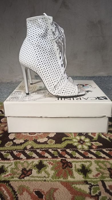 Carinii botki rozmiar 38