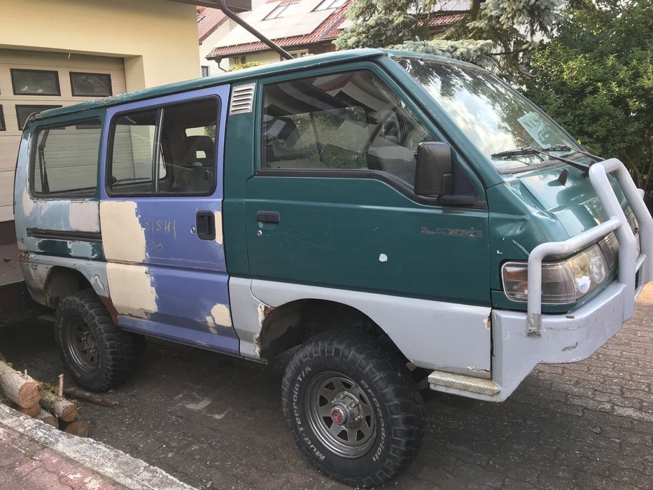 Mitsubishi L300 bus 4x4 off-road