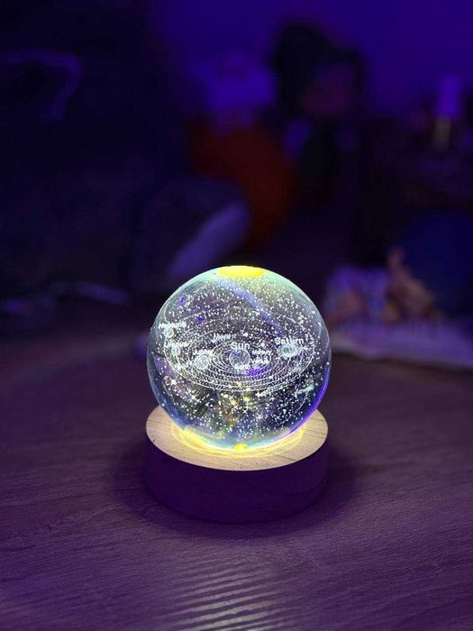 Нічник-сфера з 3D голограмою Сонячної системи