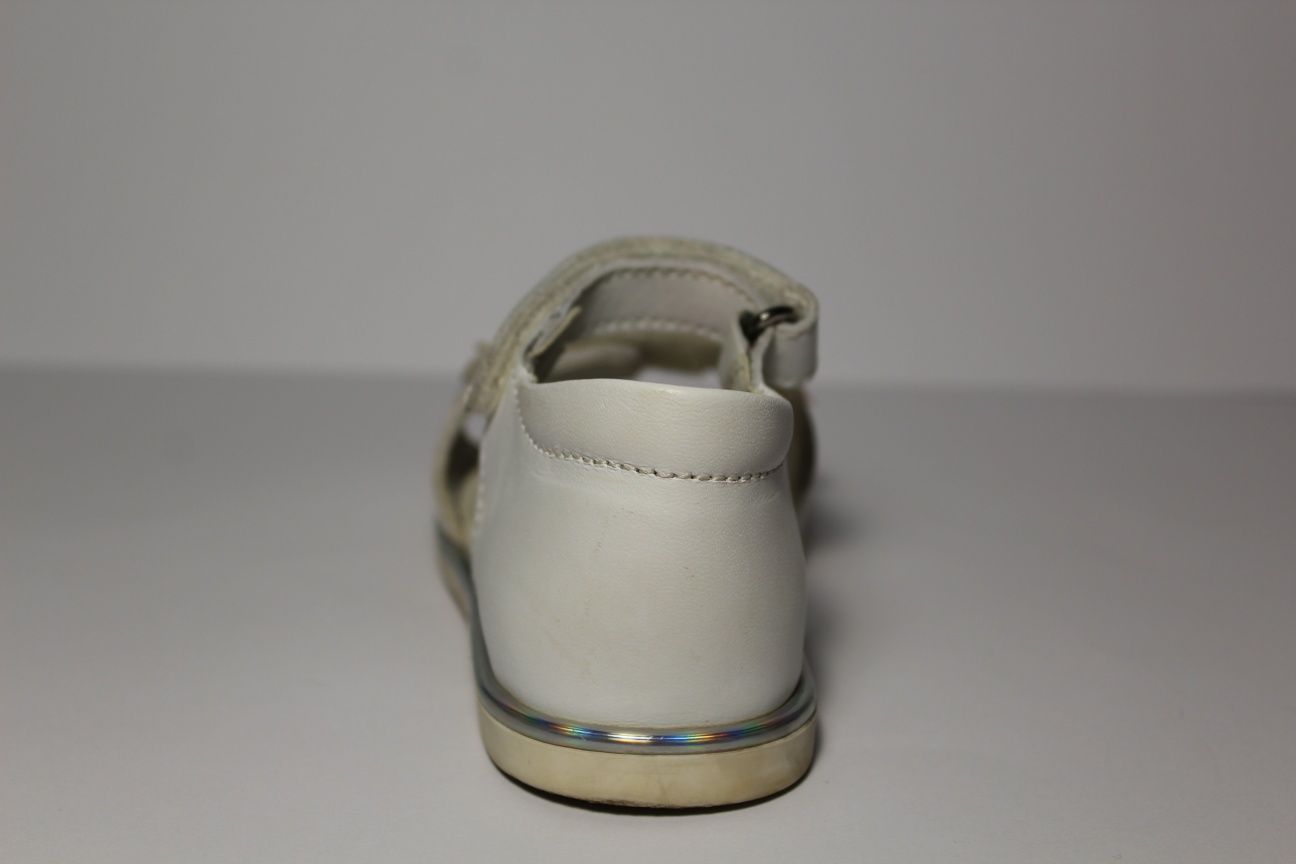 Дитячі сандалі Primigi,дитяче взуття Primigi,дитячі сандалі для дівчат