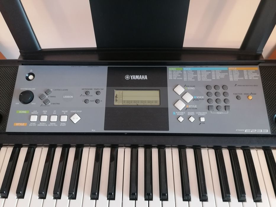 Piano elétrico  | Música