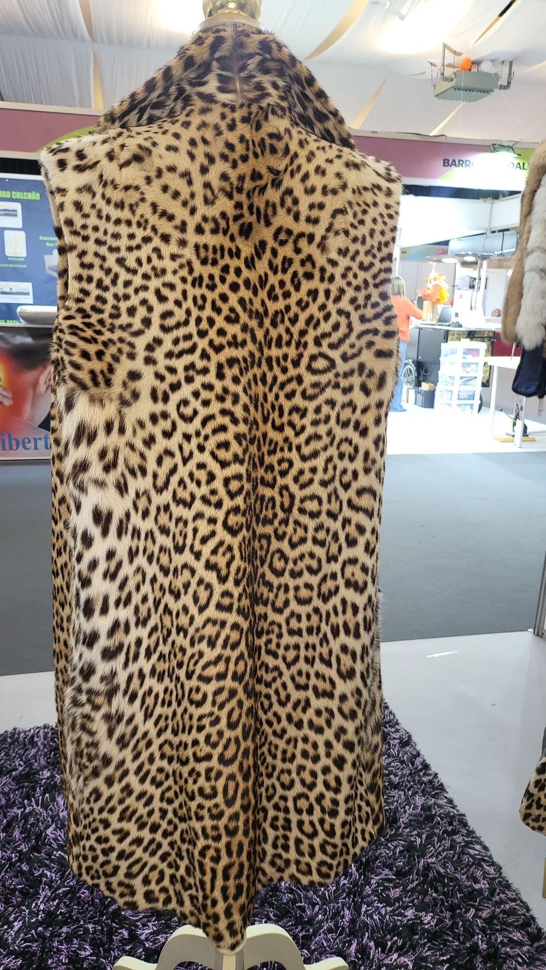 EuMereço! Colete pêlo autêntico de Leopardo