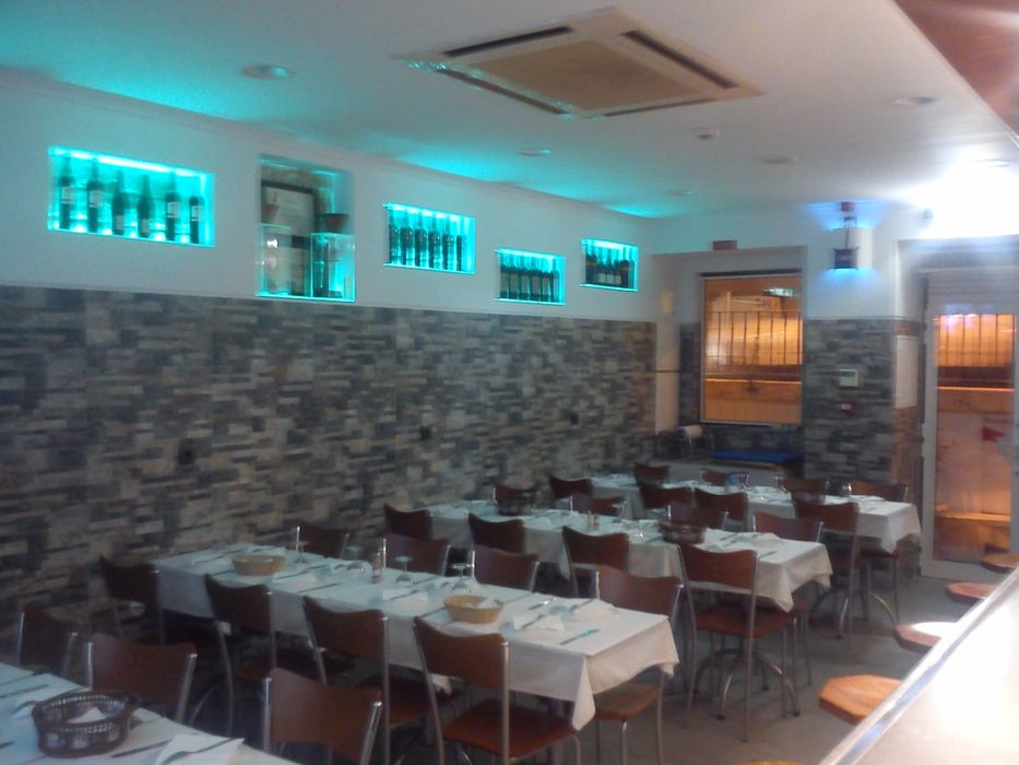 Restaurante " Vendo c/património e resp.Licenciamento ou trespasse c/R