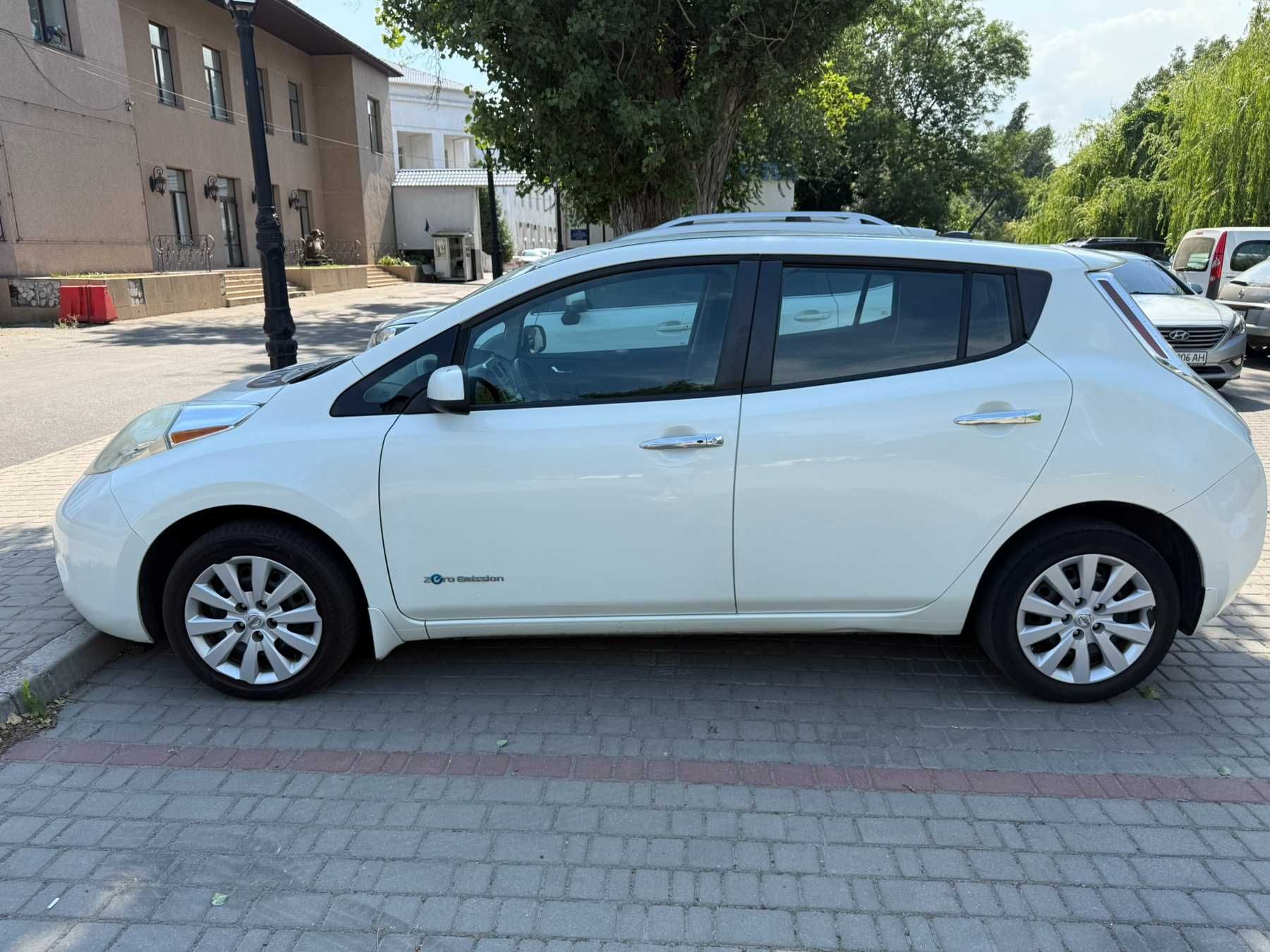 Аренда авто , авто в аренду , Авто под для себя и под такси LEAF